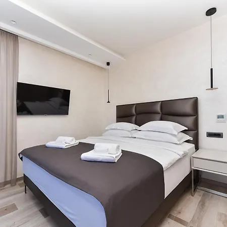 Beautiful Horatia Villa Makarska